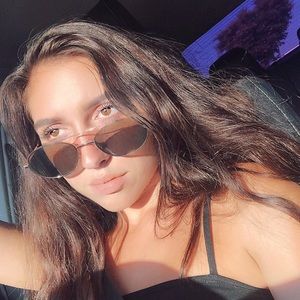 Meet your Posher, Allegra